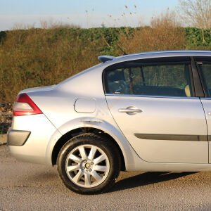 Renault Megane 2 Arka Cam Üstü Spoyler 2003-2008 arası Uyumlu