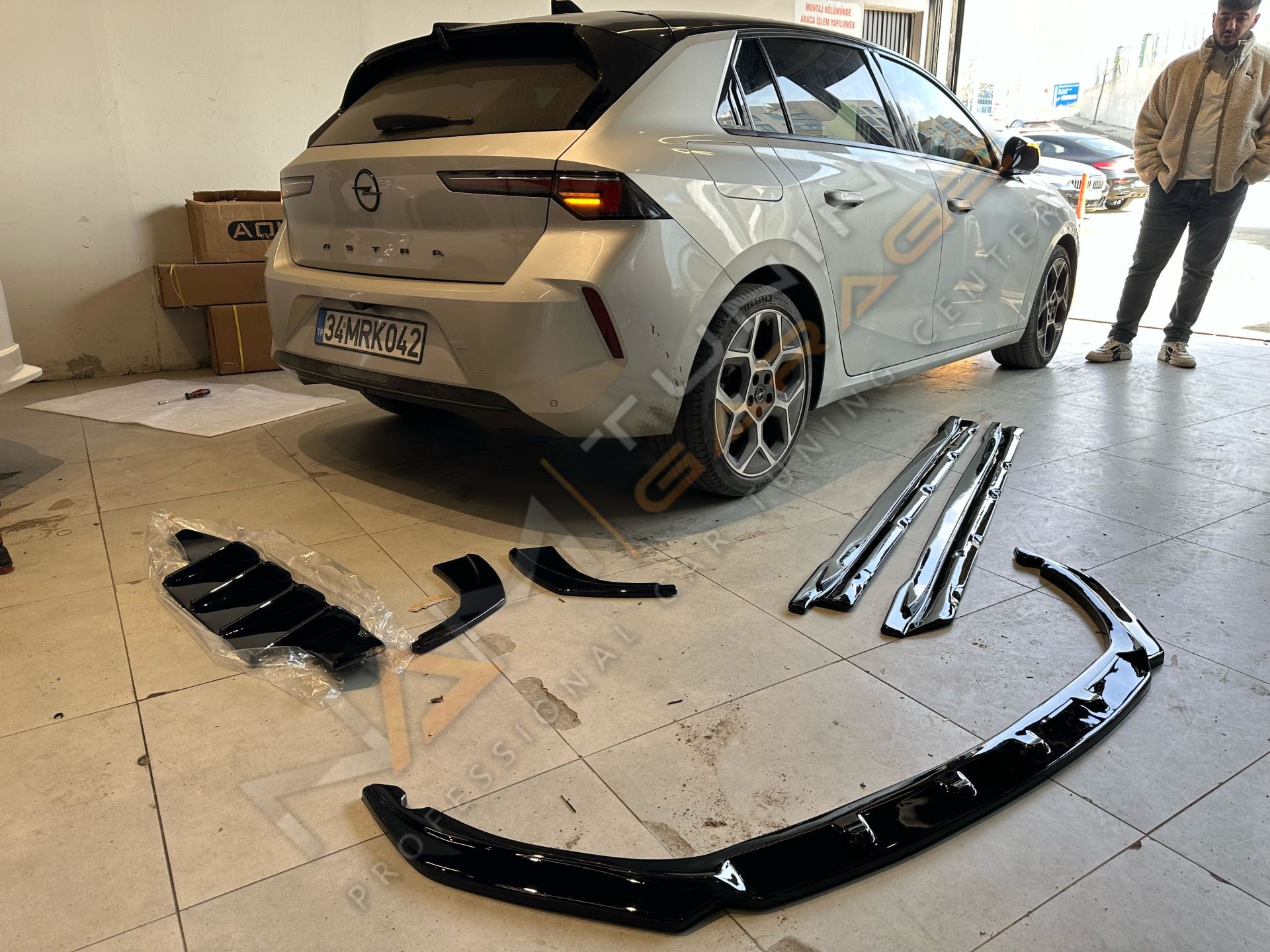 Opel Astra L Body Kit Ön Yan Arka Spoiler Parlak Siyah Set