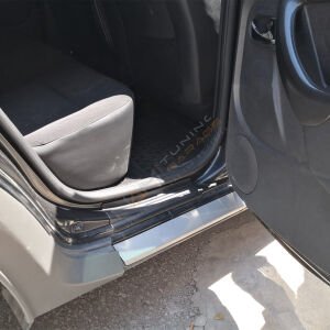 Dacia Duster Kapı Eşiği 4 Parça 2010-2017 Yıl Aralığı Uyumlu