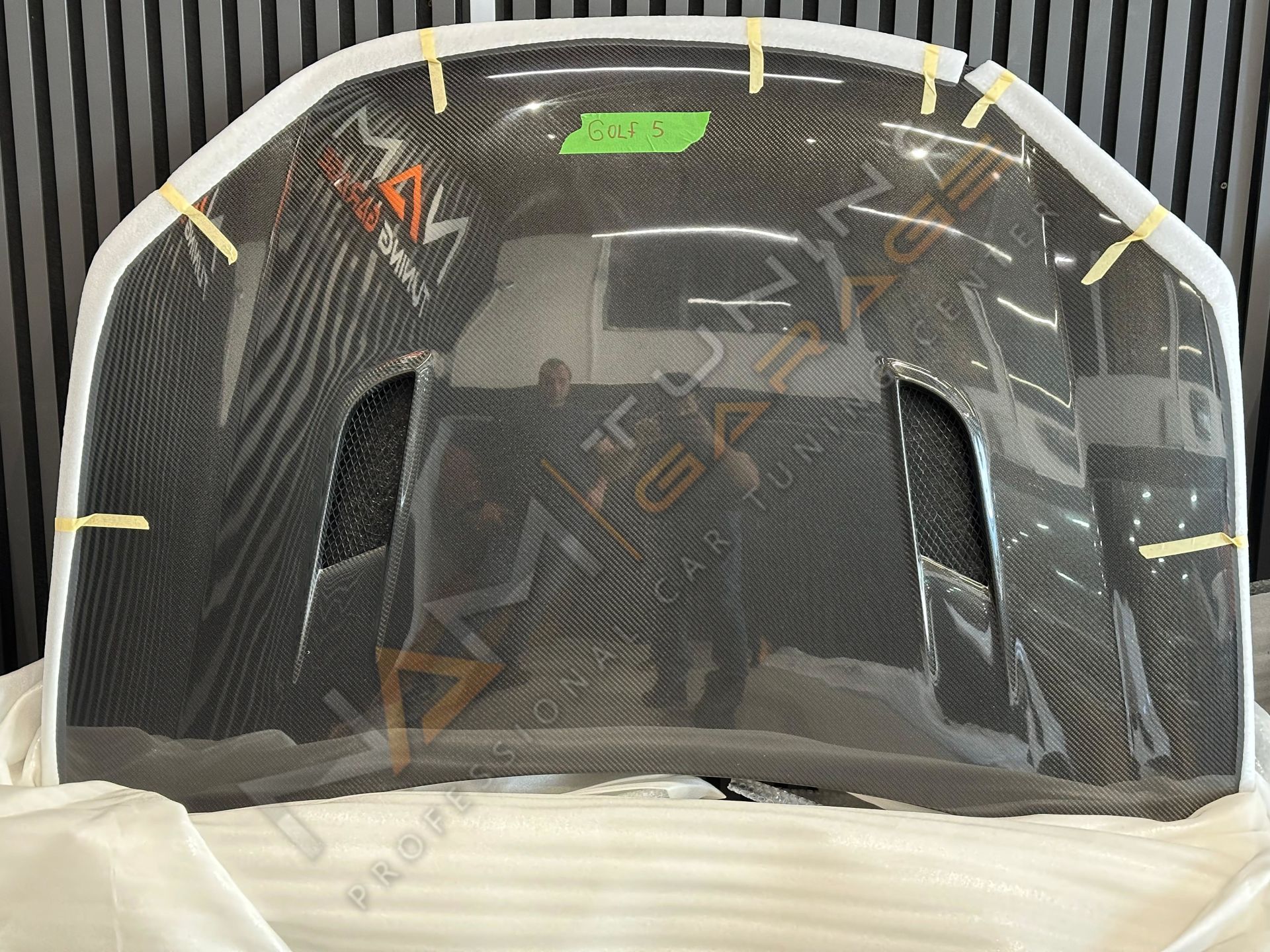 GOLF 5 KARBON KAPUT ORJİNAL KARBON