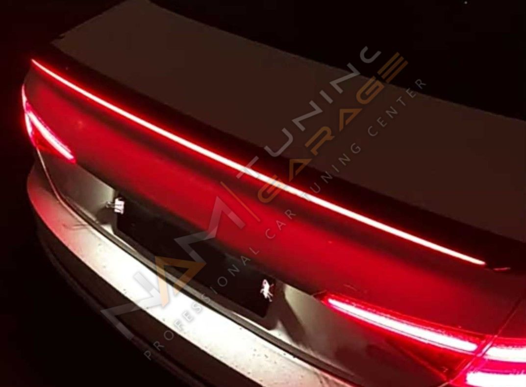 AUDİ A4 2016-2019 IÇIN UYUMLU LED SPOILER PIANO BLACK (PARLAK SIYAH)