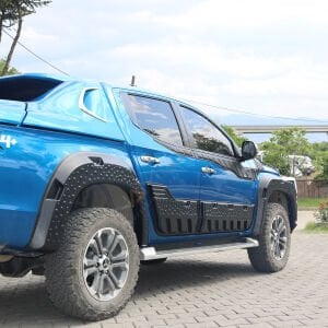 Mitsubishi L200 Çamurluk Kaplama Dodik 2019+ 8 parça Geniş Tip
