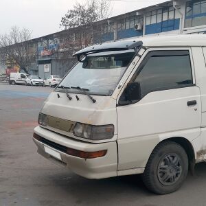 Mitsubishi L300 Ön Cam Güneşliği 1990-2000 Parlak Siyah