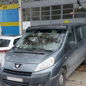 Peugeot Expert Ön Cam Güneşliği 2007-2016 Parlak Siyah