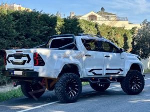 Toyota Hilux Arka Demir Tampon ( AQM-T20 )