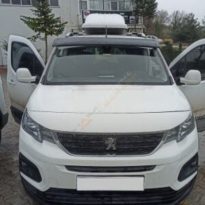 Peugeot Rifter Ön Cam Güneşliği 2019+ Parlak Siyah