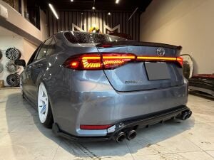 TOYATA COROLLA 2019+ IÇIN UYUMLU LED STOP SPOILER KIRMIZI