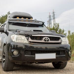Toyota Hilux Ön Cam Güneşliği 2006-2012 Parlak Siyah