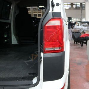 Trasnporter T6 Stop Altı Kaplama Çerçeve Plastik 2015-2020 arası 2 parça