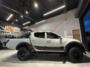 Mitsubishi L200 Dodik Seti Çamurluk Kaplama 4 parça 2010-2014 arası