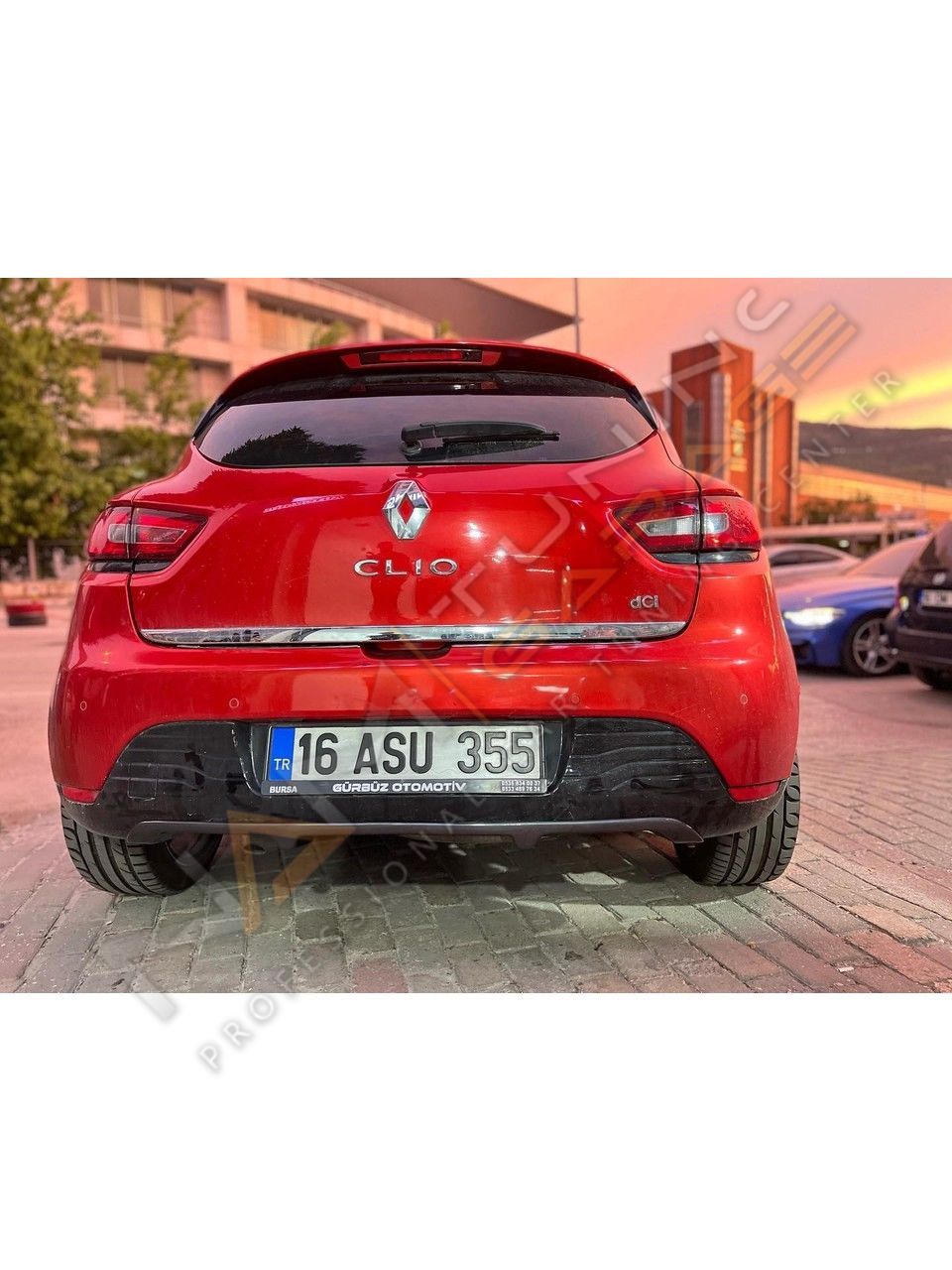 Renault Clio 4 Düz Difüzör 2012-2019 Parlak Siyah