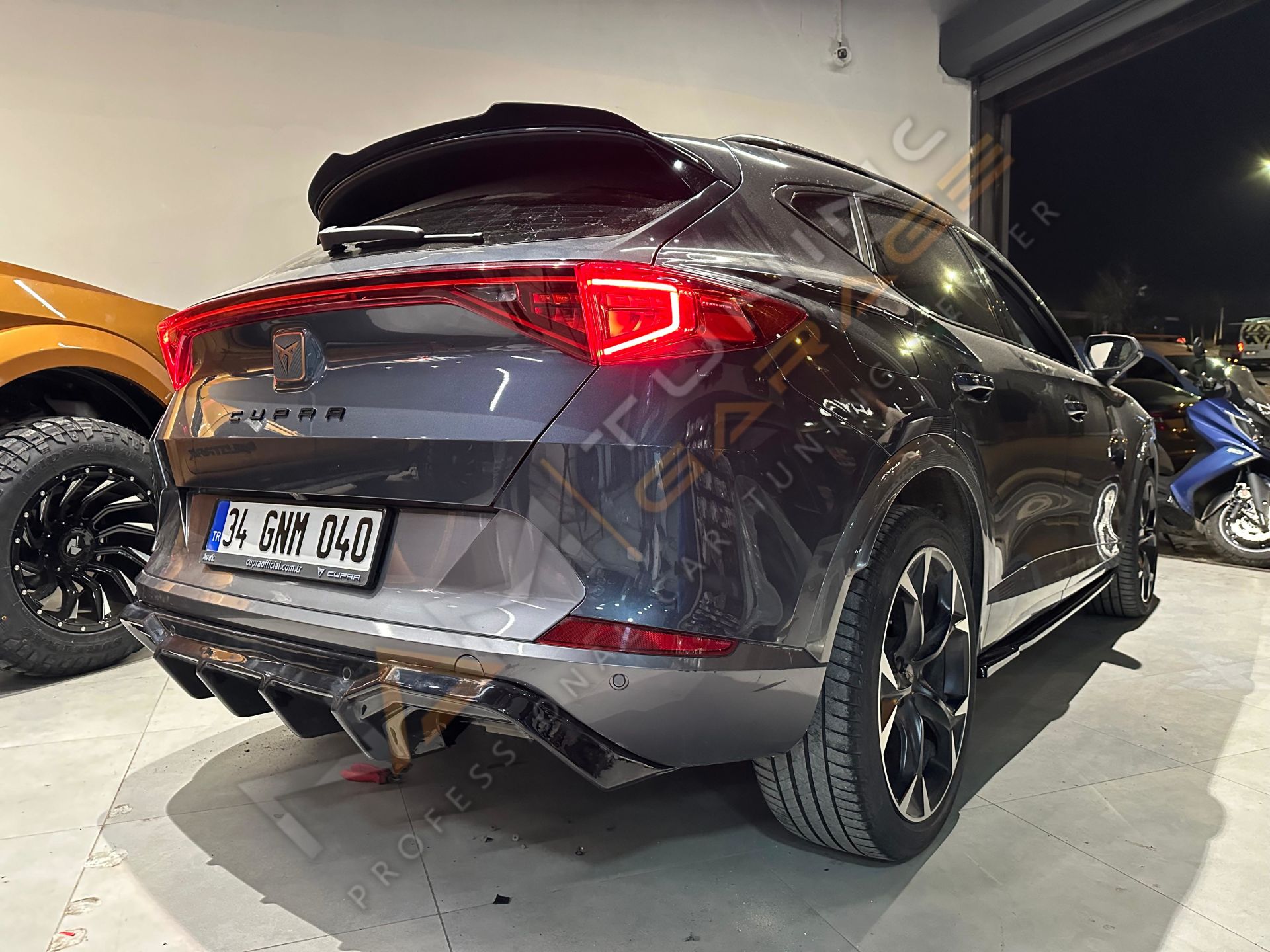 Cupra Formentor Arka Ek Difüzör (Parlak Siyah Boyalı) 2021+