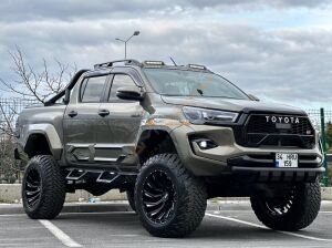HILUX 2019+ IÇIN GR BODY KIT FACELIFT FARSIZ STOPSUZ