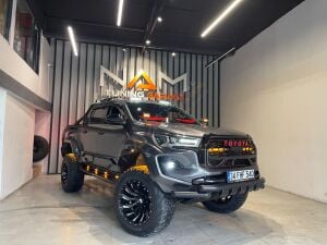 HILUX 2019+ IÇIN GR BODY KIT FACELIFT FARSIZ STOPSUZ