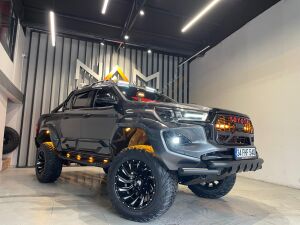 HILUX 2019+ IÇIN GR BODY KIT FACELIFT FARSIZ STOPSUZ
