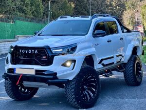 HILUX 2019+ IÇIN GR BODY KIT FACELIFT FARSIZ STOPSUZ