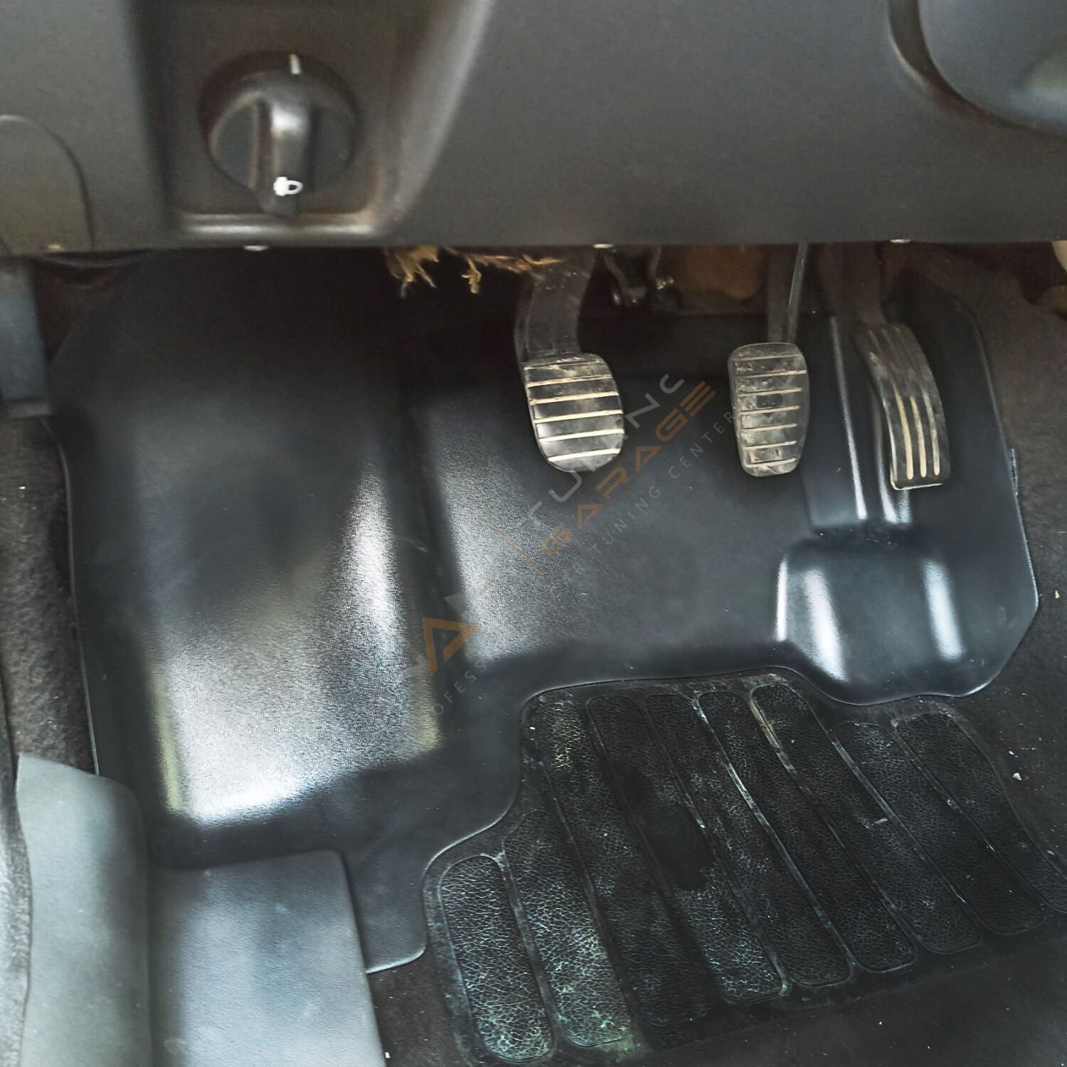Dacia Duster Pedal Altı Plastik Kaplama 2010-2017 arası uyumlu