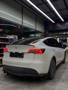 Tesla Model Y Body Kit Ön Yan Arka Parlak Siyah