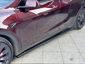 Tesla Model Y Yan Marşpiyel Parlak Siyah