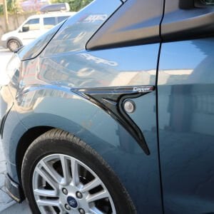 Ford Courier 2018-2023 Yıl Aralığı Uyumlu Sinyal Çerçevesi 2 Parça