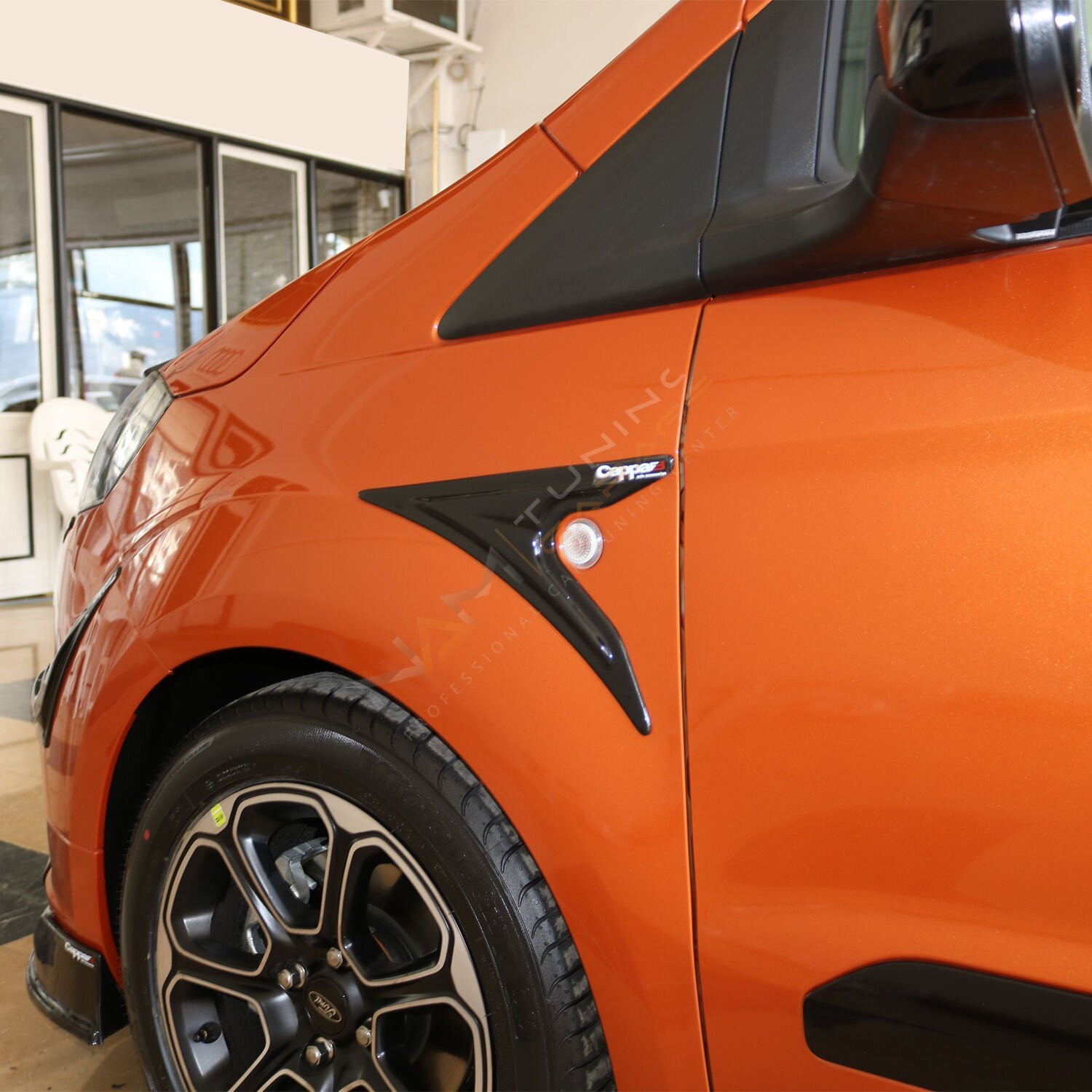 Ford Courier 2018-2023 Yıl Aralığı Uyumlu Sinyal Çerçevesi 2 Parça