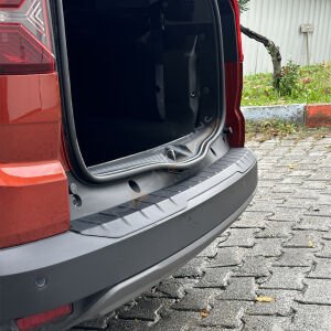 Dacia Jogger Tampon Eşiği 2022+ Arka Tampon Üstü Koruma Parlak / Mat Siyah