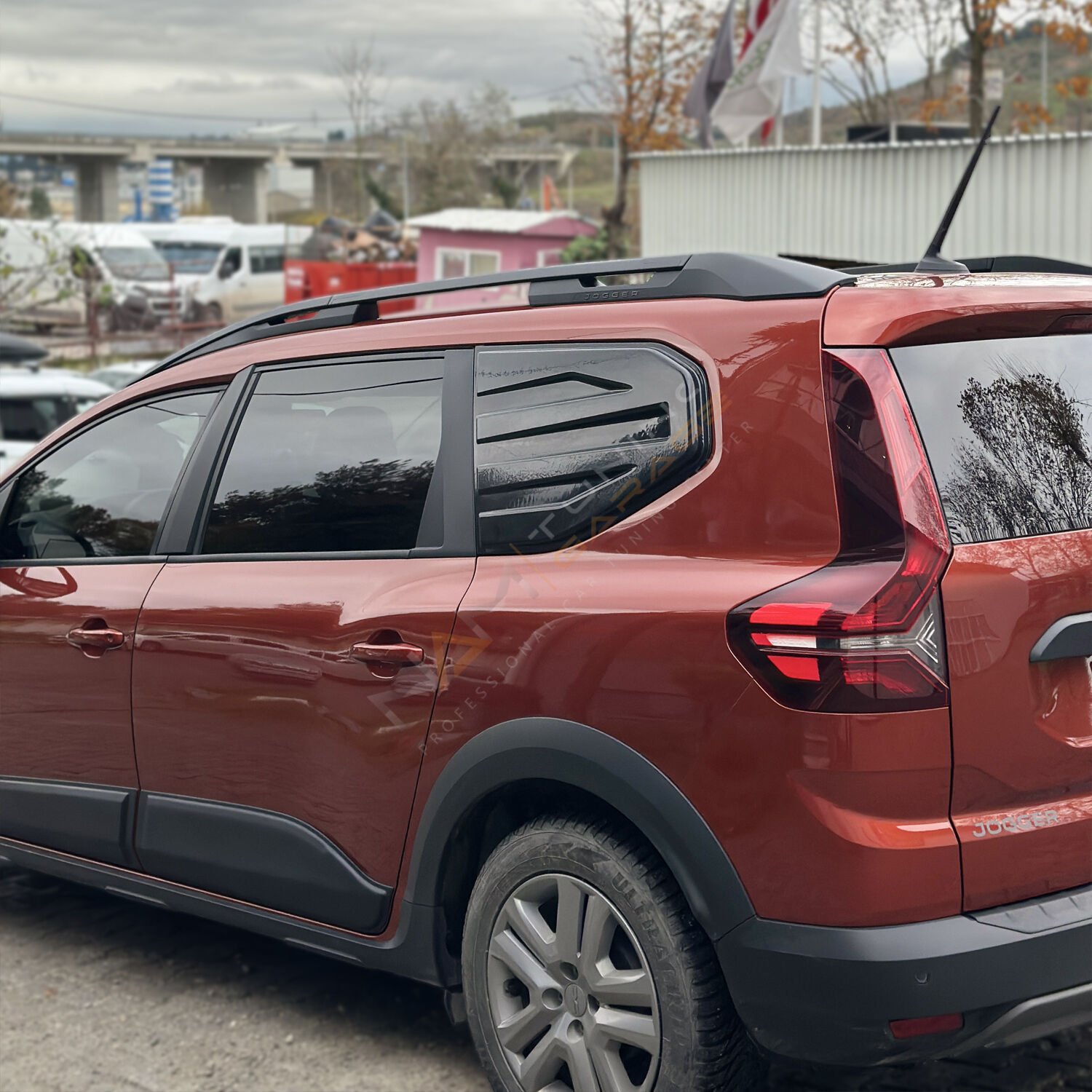 Dacia Jogger Kelebek Cam Kaplama Vizör Plastik 2 Parça 2022+