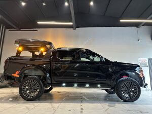 Ford Ranger 2023+ Kapı Kaplama Kapı Plastiği Parlak Siyah
