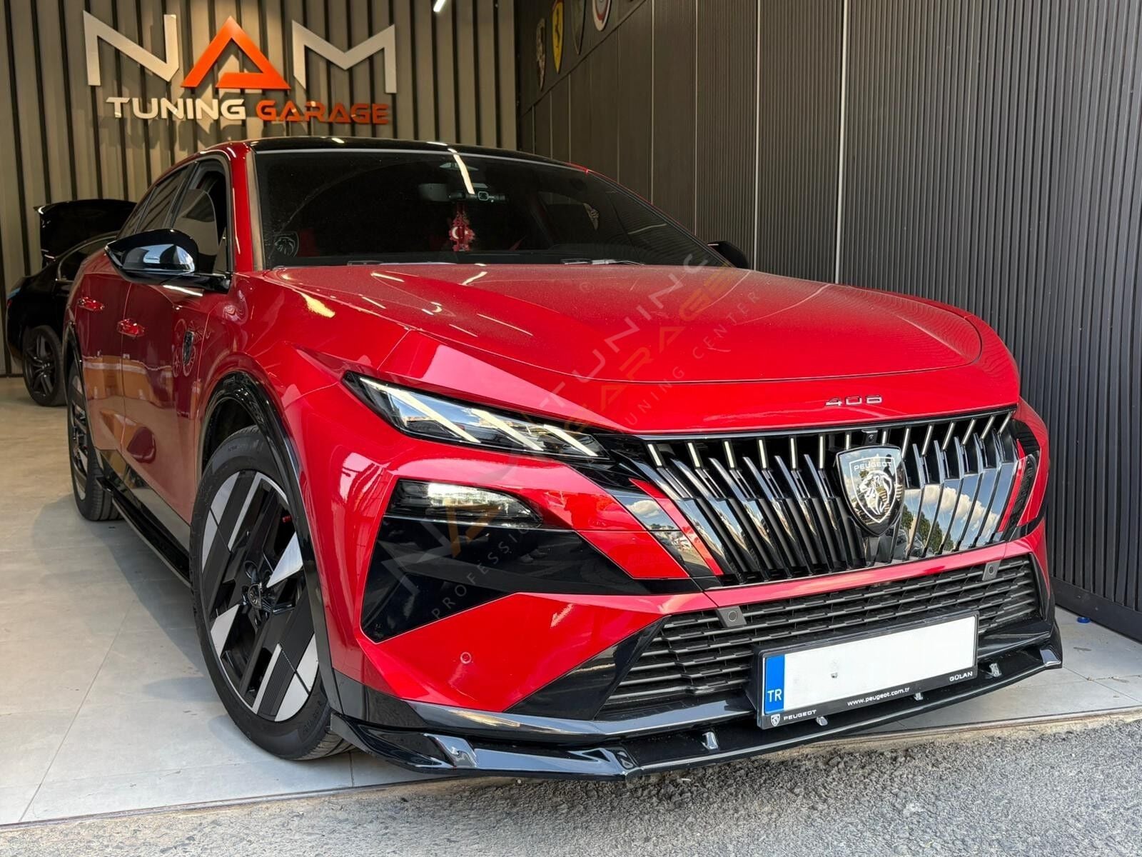 Peugeot 408 Body Kit Ön Yan Arka Bagaj ve Cam Üstü Spoyler Parlak Siyah 2023+