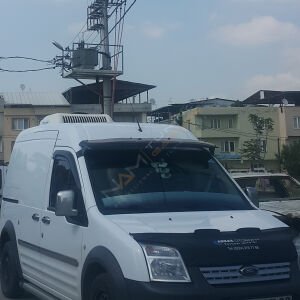 Ford Connect Ön Cam Güneşliği 2008-2013 Parlak Siyah