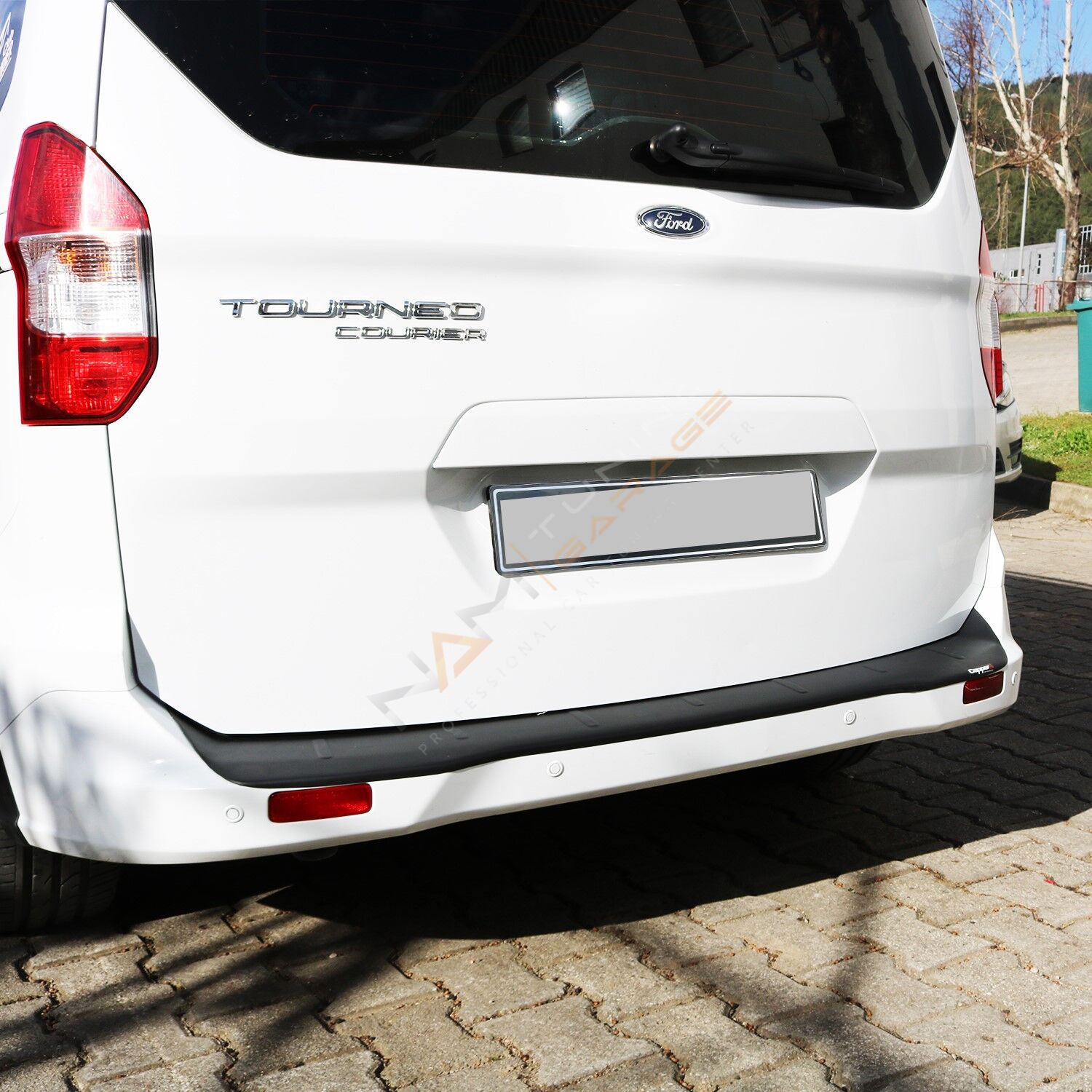 Ford Courier Arka Tampon Eşiği 2014-2017 Tampon Üstü Koruma Parlak / Mat Siyah