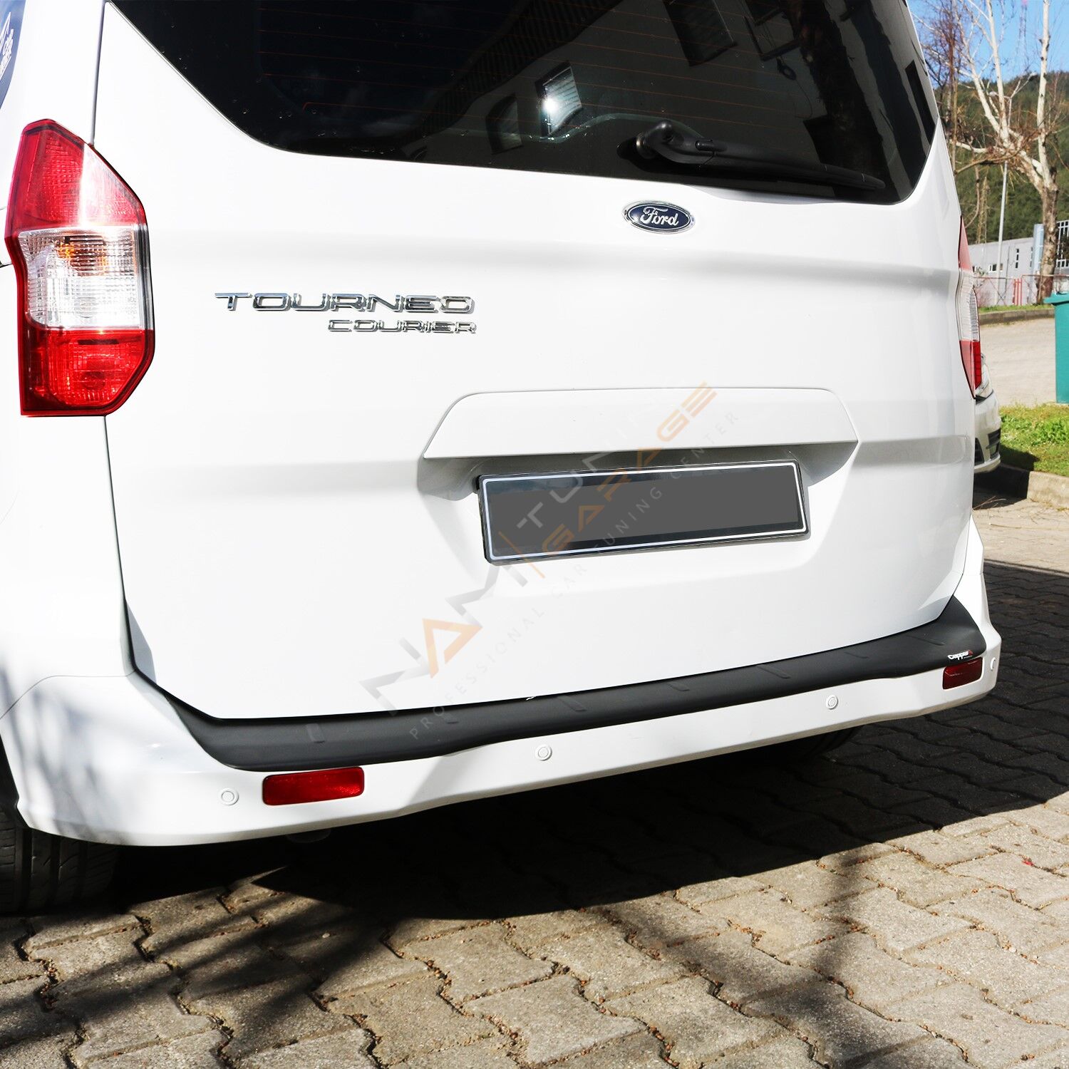 Ford Courier Arka Tampon Eşiği 2018-2023 Tampon Üstü Koruma Parlak / Mat Siyah