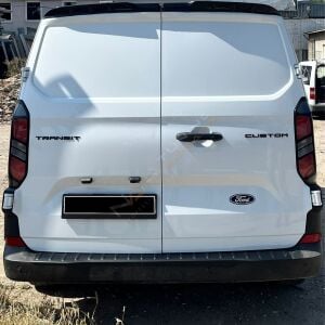 Ford Custom Arka Tampon Eşiği 2023+ Tampon Üstü Koruma Parlak / Mat Siyah