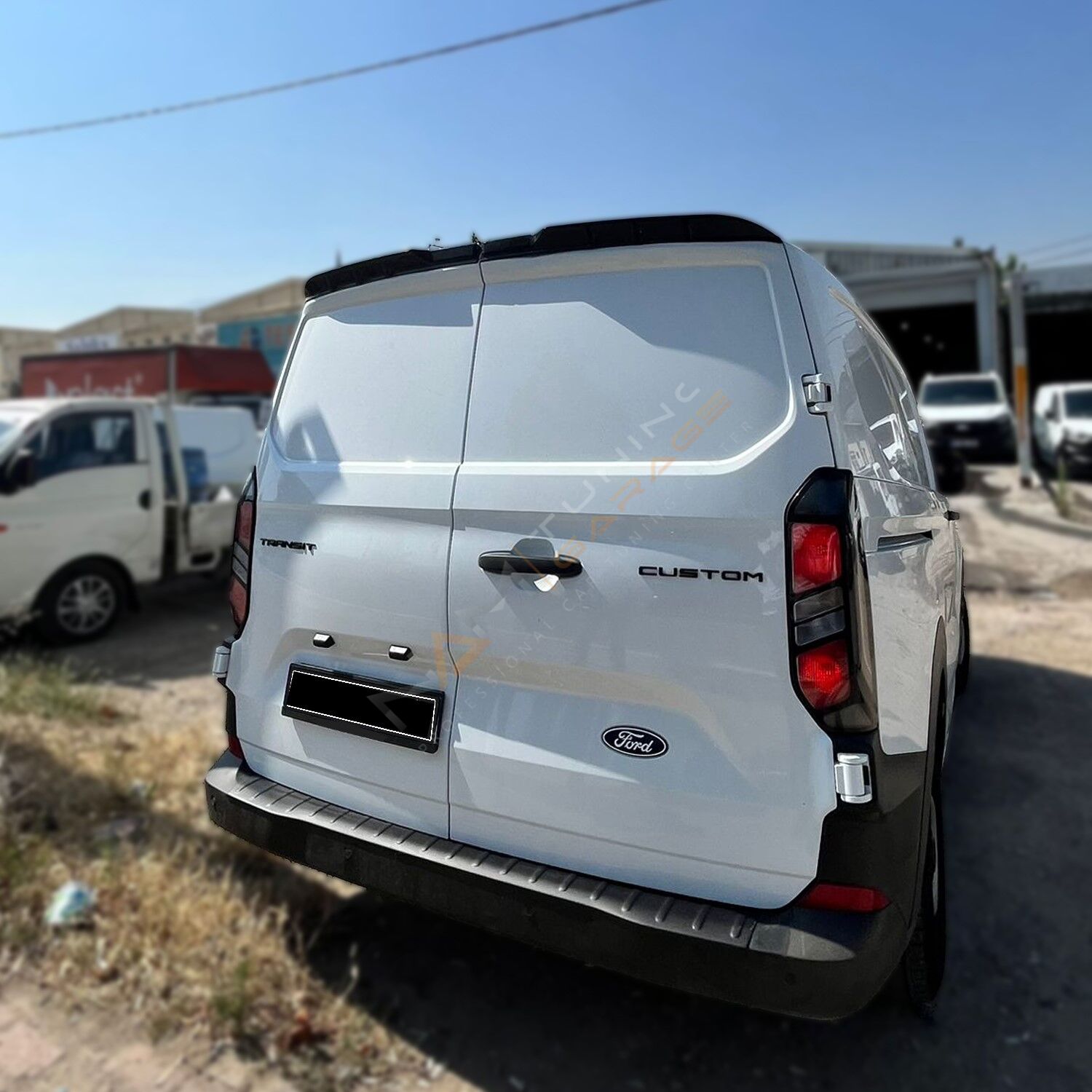 Ford Custom Arka Tampon Eşiği 2023+ Tampon Üstü Koruma Parlak / Mat Siyah