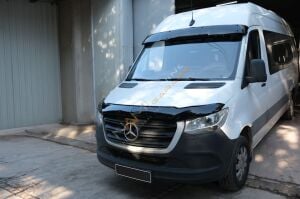 Mercedes Sprinter Ön Cam Güneşliği 2019+ Parlak Siyah