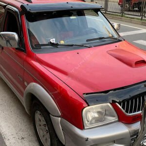 Mitsubishi L200 Ön Cam Güneşliği 1996-2006 arası Parlak Siyah