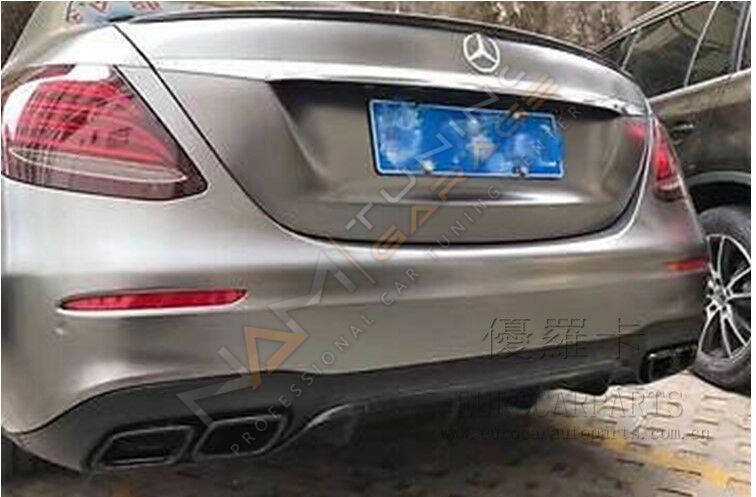 Mercedes W213 E Serisi E63 Siyah Difüzör & Egzoz Seti (AMG Uyumlu) 2017+ & Siyah Egzozlar Dahil